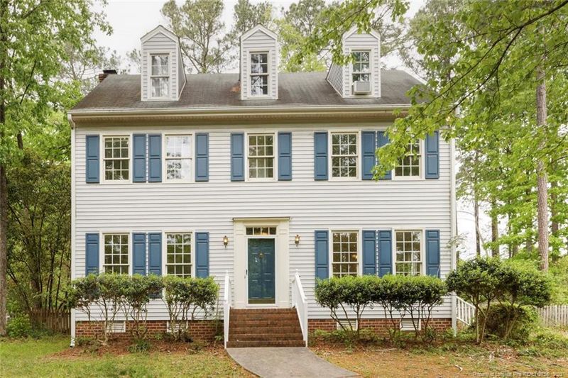 421 Olde Towne Dr, Sanford, NC 27330