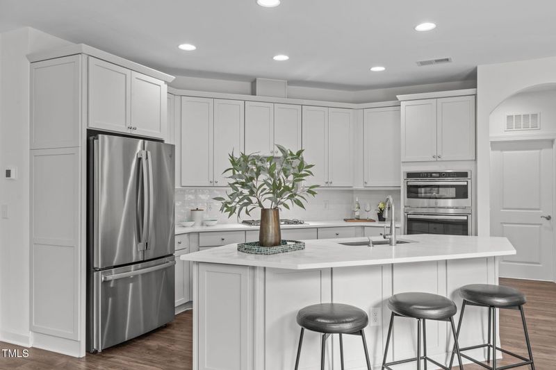 421 Raven Cliff St, Apex, NC 27523