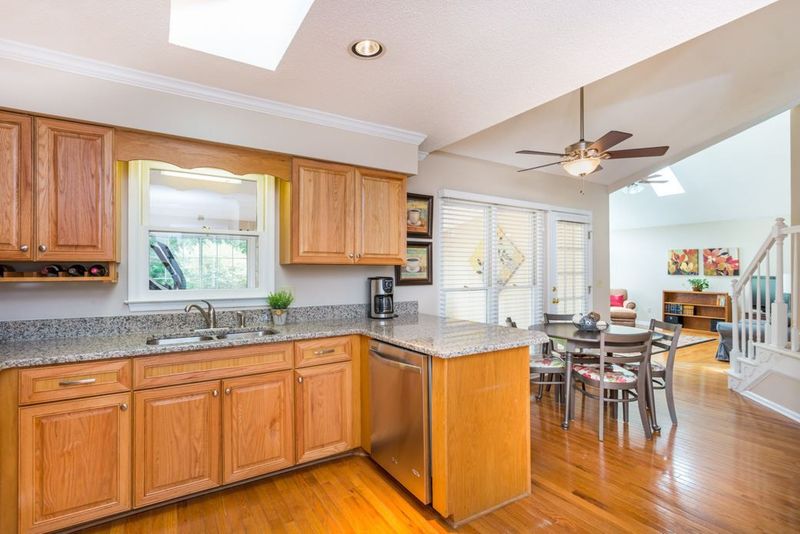 421 Tall Oaks Dr, Durham, NC 27713