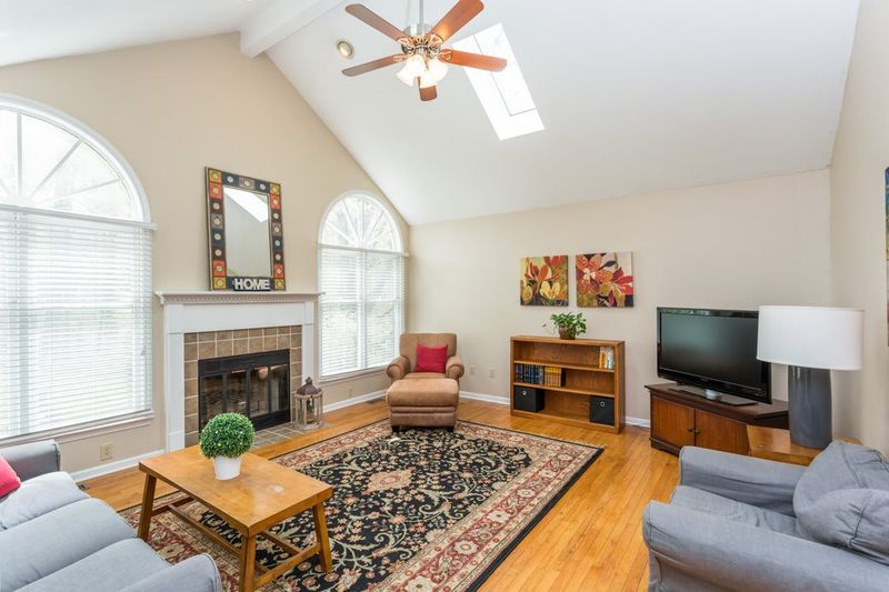 421 Tall Oaks Dr, Durham, NC 27713