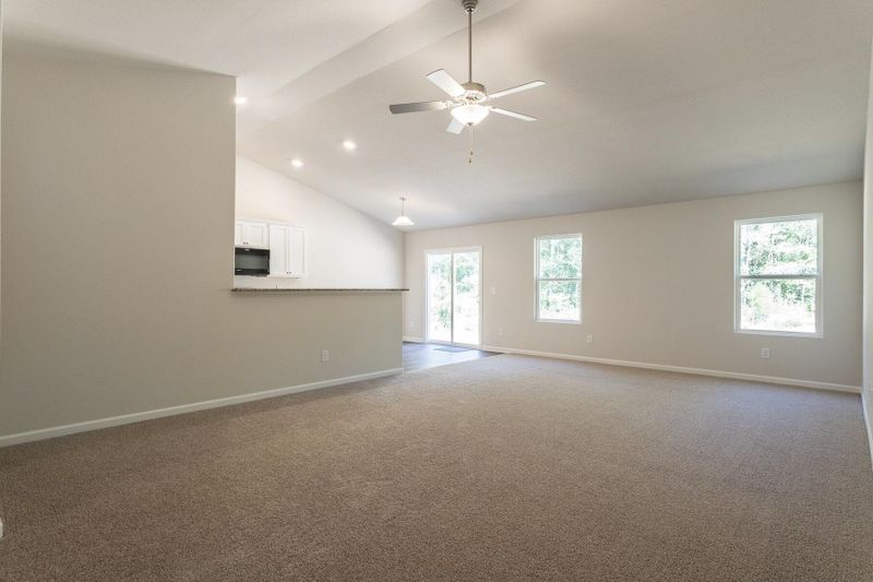 421 Turning Lake Dr, Zebulon, NC 27597