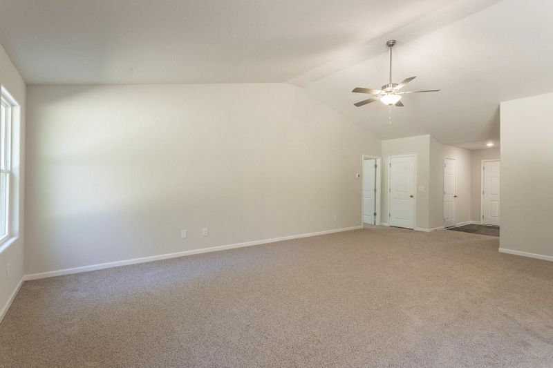 421 Turning Lake Dr, Zebulon, NC 27597
