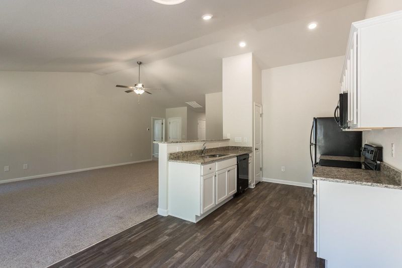421 Turning Lake Dr, Zebulon, NC 27597