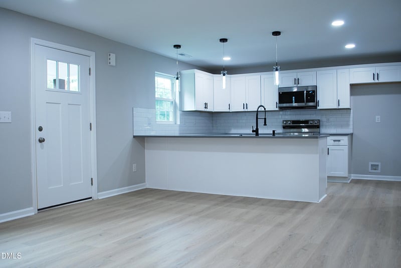421 E Webb St, Mebane, NC 27302