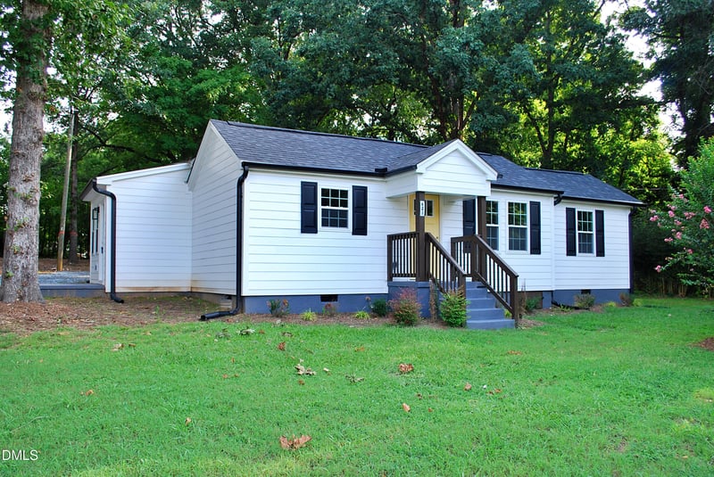 421 E Webb St, Mebane, NC 27302