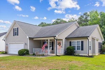 4210 Achilles Dr, Hope Mills, NC 28348