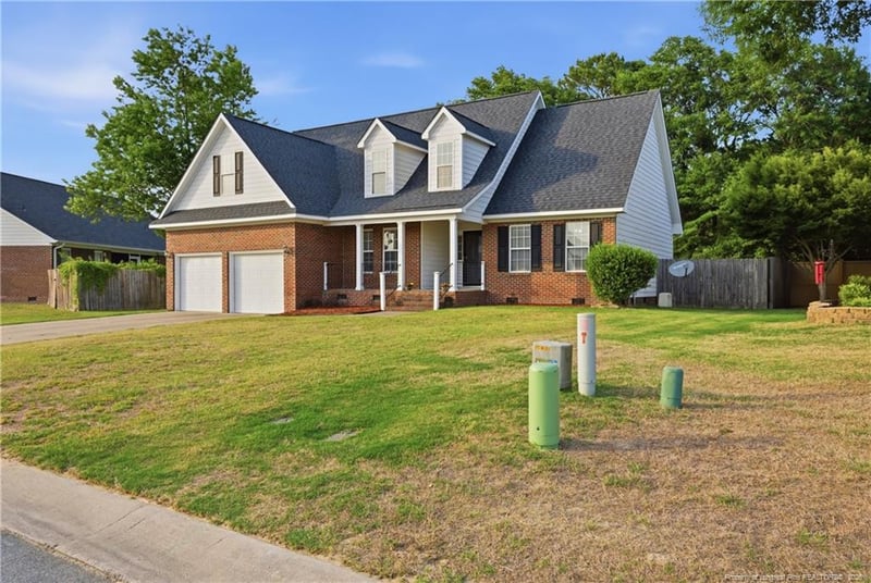 4211 Pete Warner Ct, Hope Mills, NC 28348