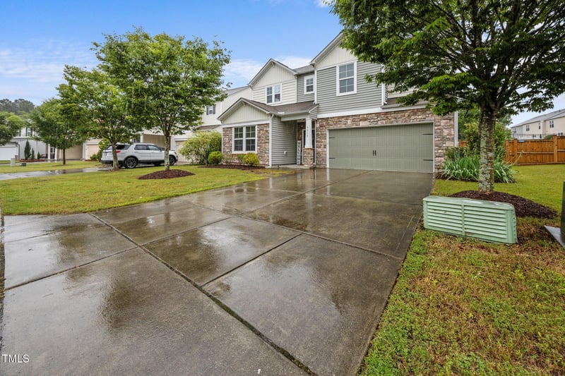 4212 Auburn Hills Dr, Raleigh, NC 27616