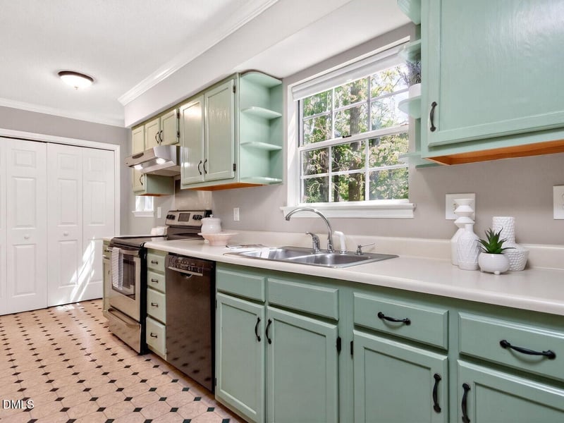 4212 Bluffs Ln, Durham, NC 27712