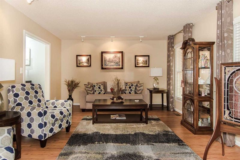 4212 Pickwick Dr, Raleigh, NC 27613
