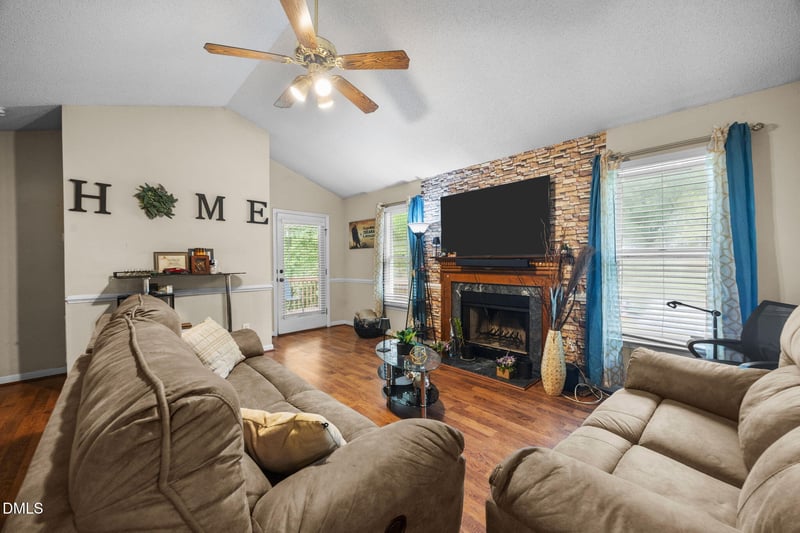 4212 Rockside Hills Dr, Raleigh, NC 27603