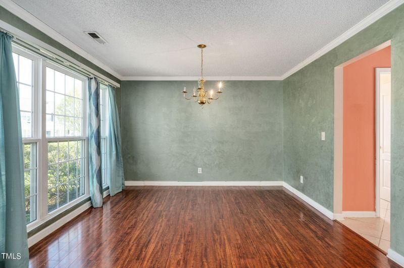 4212 Viewmont Dr, Raleigh, NC 27610