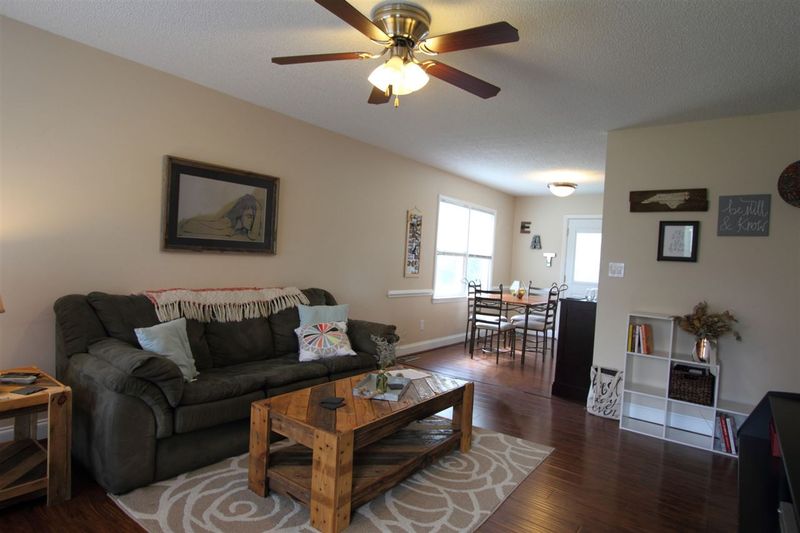 4213 Bluewing Rd, Raleigh, NC 27616