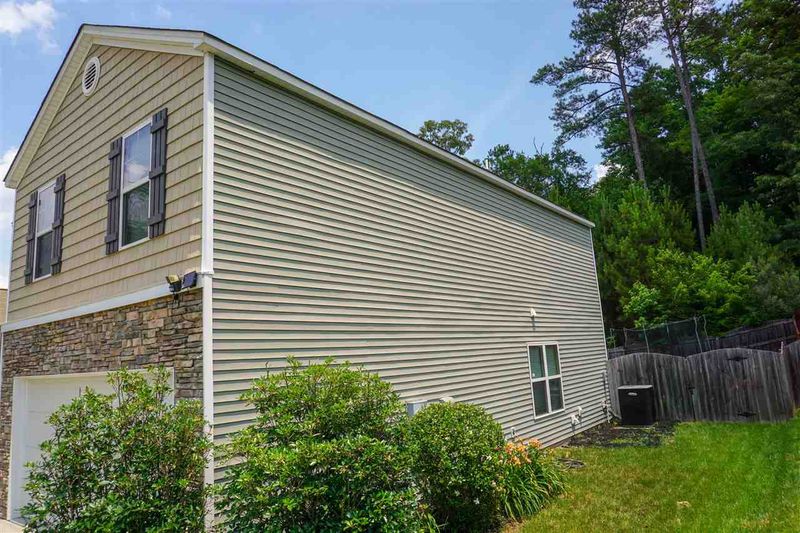 4213 Offshore Dr, Raleigh, NC 27610
