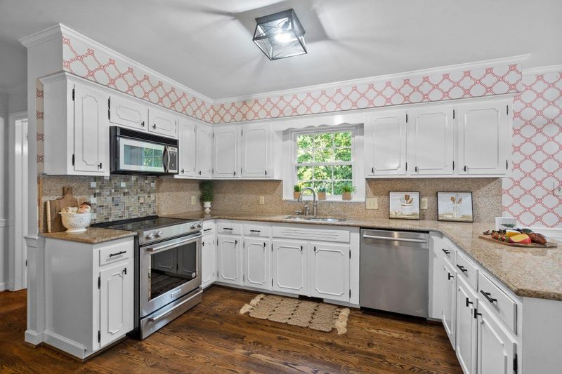 4216 Converse Dr, Raleigh, NC 27609
