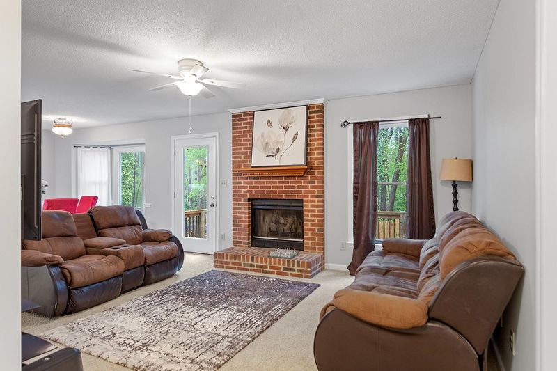 4216 Timberbrook Dr, Raleigh, NC 27616