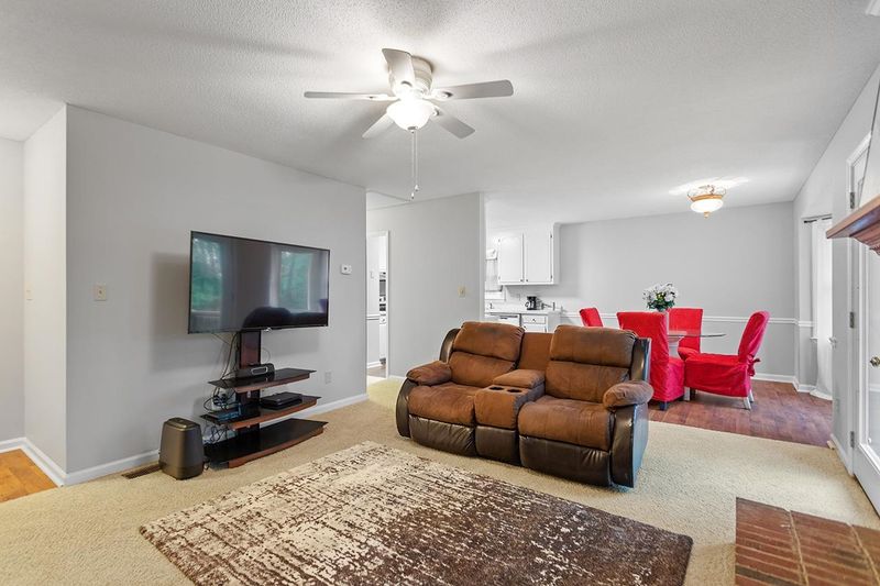 4216 Timberbrook Dr, Raleigh, NC 27616