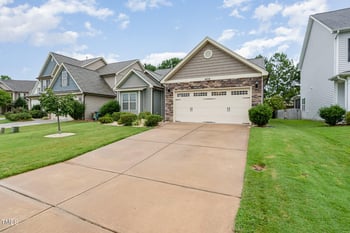 4216 Vineyard Ridge Dr, Zebulon, NC 27597