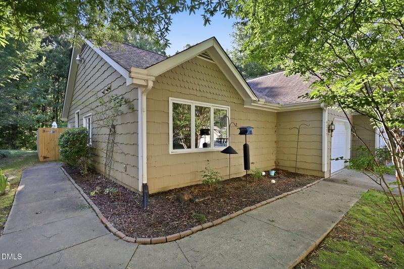 4217 Pin Oak Dr, Durham, NC 27707