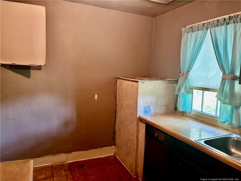 422 Adam St, Fayetteville, NC 28301