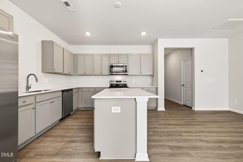 422 Barrington Key Dr, Zebulon, NC 27597