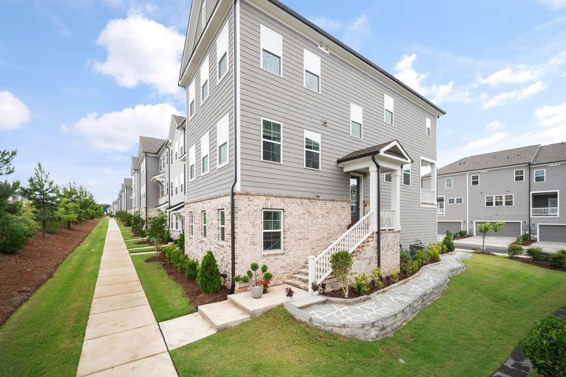 422 Clementine Dr, Cary, NC 27519