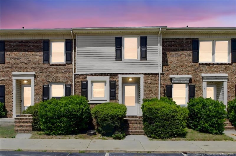 422 Kirkcaldy Ct, Fayetteville, NC 28314