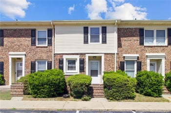 422 Kirkcaldy Ct, Fayetteville, NC 28314