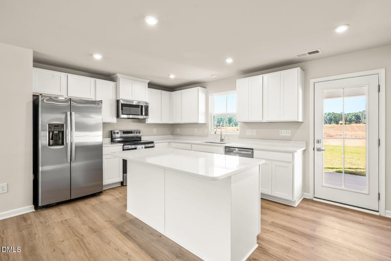 422 Rosewood Dr, Sanford, NC 27330