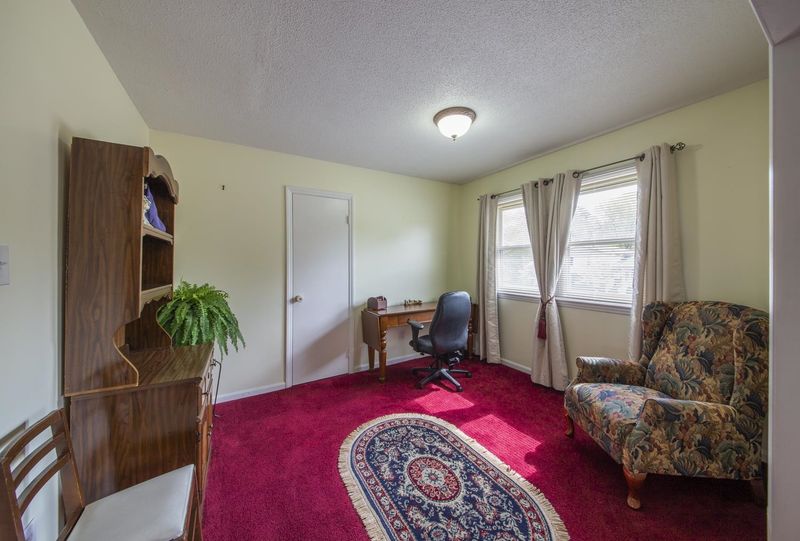 4221 Kilcullen Dr, Raleigh, NC 27604