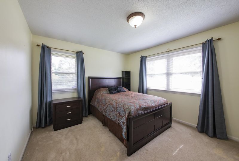 4221 Kilcullen Dr, Raleigh, NC 27604