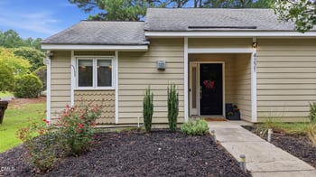 4221 Pin Oak Dr, Durham, NC 27707