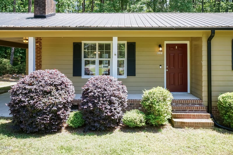 4221 River Run Dr, Sanford, NC 27332