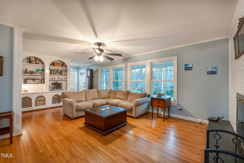 4222 Arbutus Dr, Raleigh, NC 27612