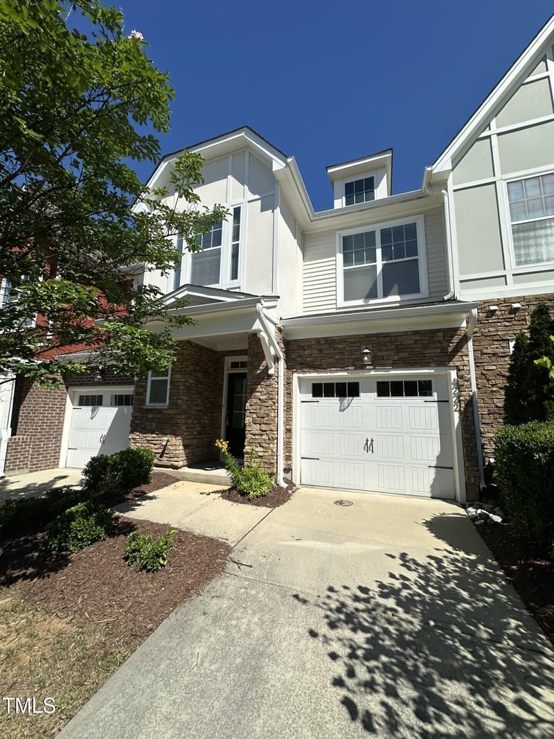 4222 Vallonia Dr, Cary, NC 27519