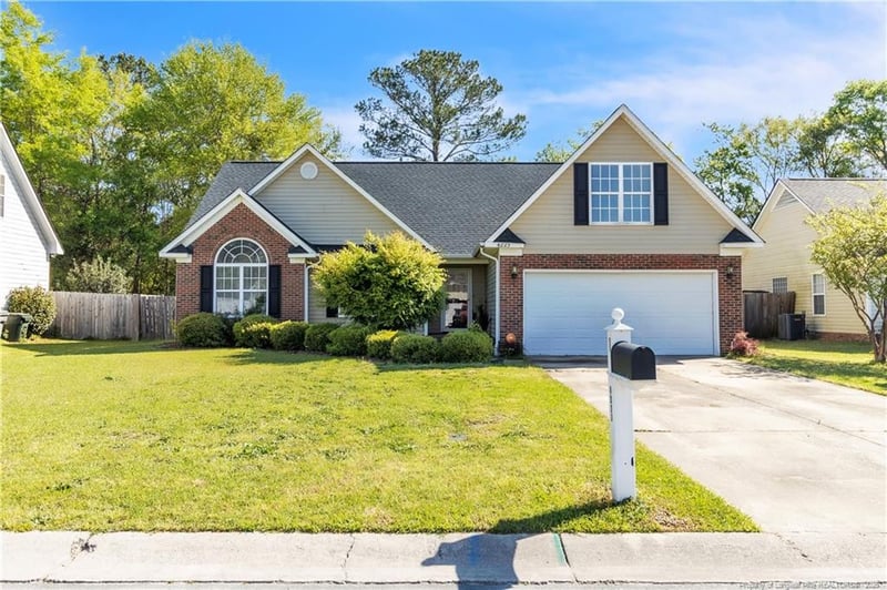 4223 Pete Warner Ct, Hope Mills, NC 28348