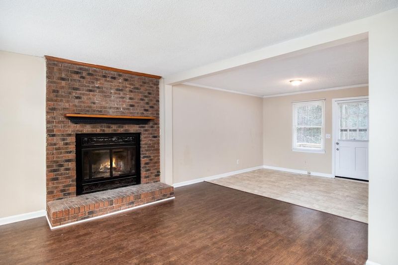 4224 Labrador Dr, Raleigh, NC 27616