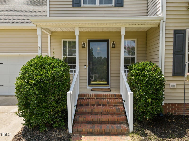 4225 Mangrove Dr, Raleigh, NC 27616