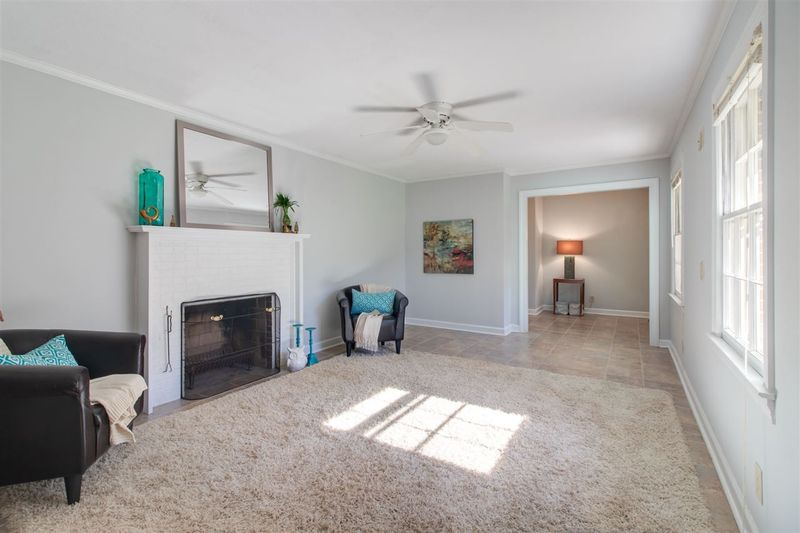 4225 Manns Chapel Rd, Chapel Hill, NC 27516