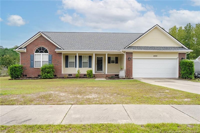 4225 Redmill Ln, Hope Mills, NC 28348