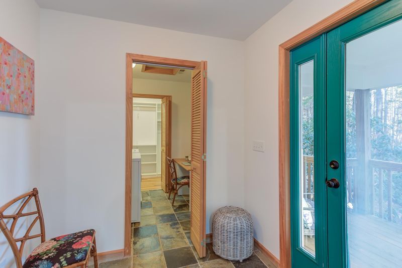4225 University Station Rd, Chapel Hill, NC 27514
