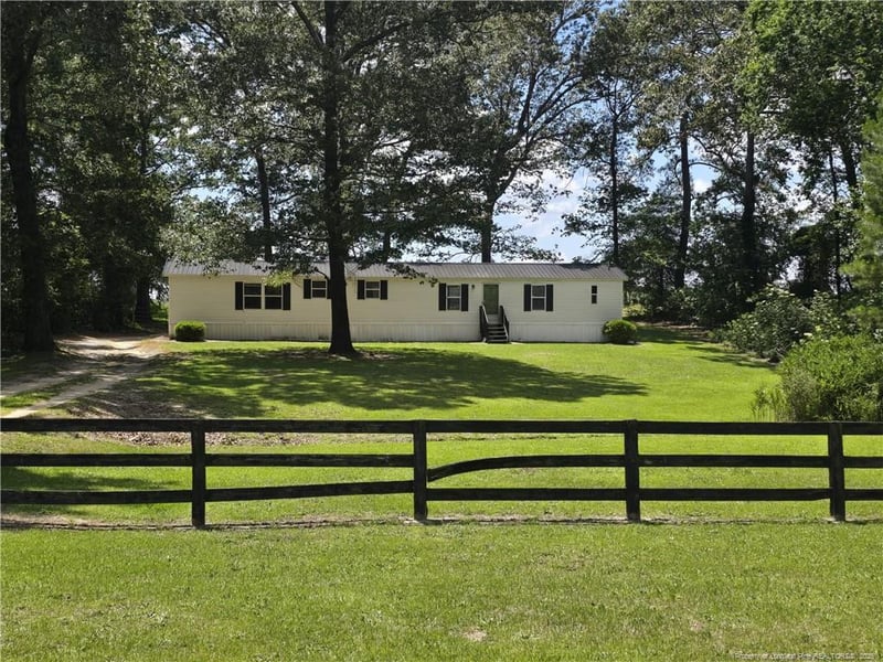 4225 Yarborough Rd, Hope Mills, NC 28348