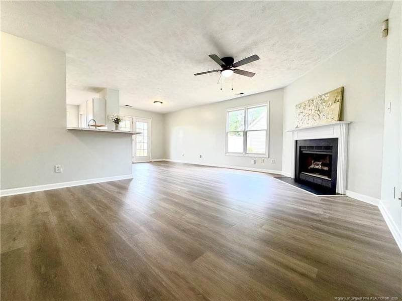 4229 Buckhurst Dr, Hope Mills, NC 28348