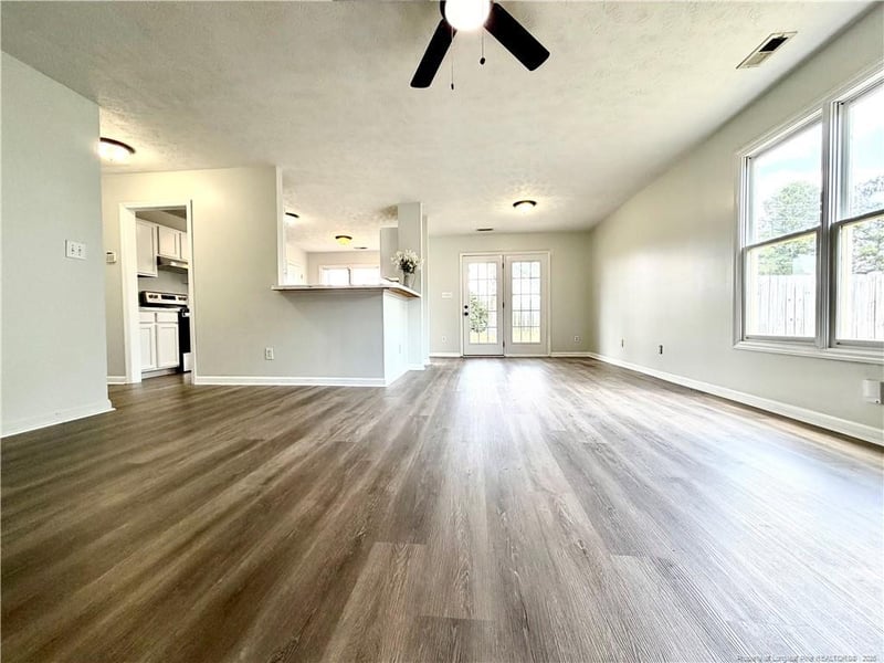4229 Buckhurst Dr, Hope Mills, NC 28348