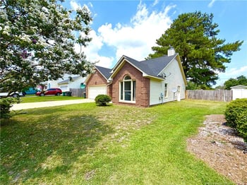 4229 Buckhurst Dr, Hope Mills, NC 28348