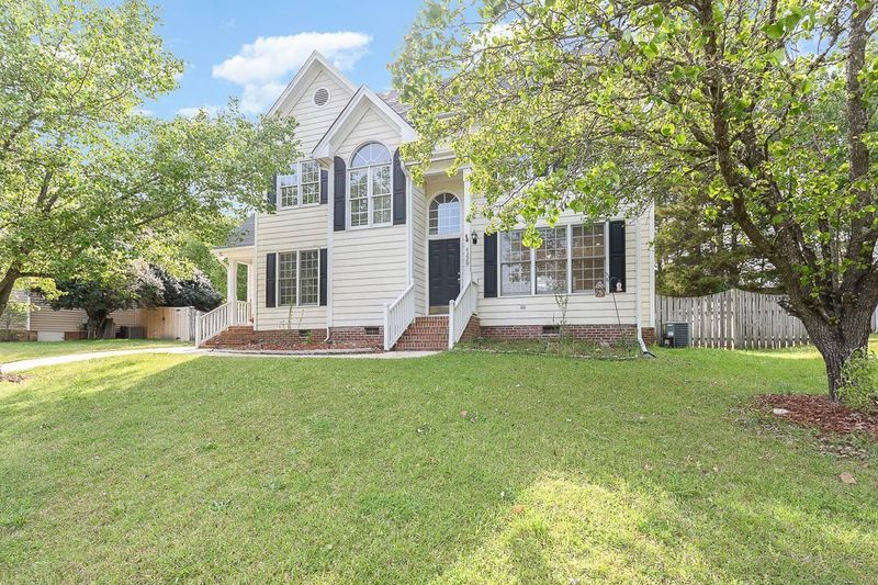 4229 Mangrove Dr, Raleigh, NC 27616