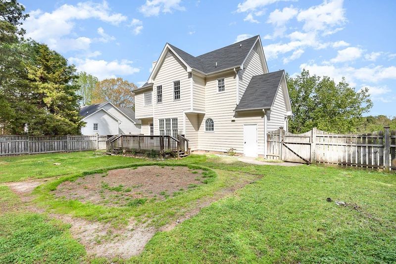 4229 Mangrove Dr, Raleigh, NC 27616
