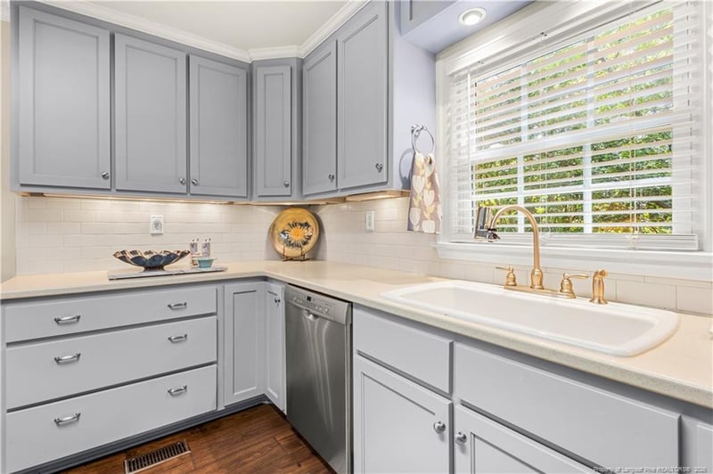 423 Arlington Cir, Sanford, NC 27330