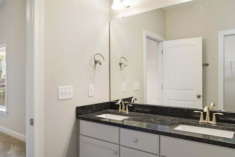423 Black Oak Ct, Clayton, NC 27520
