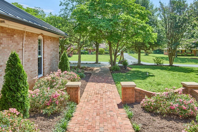 423 Cameron St, Hillsborough, NC 27278